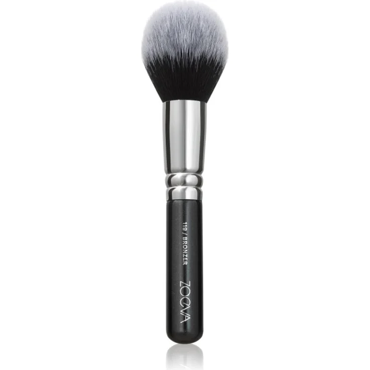 ZOEVA 119 Bronze Brush Bronze-Pinsel 1 St. für die Anwendung cremiger und pulverförmiger Produkte, mit feinen Borsten, spezieller Form und veganen synthetischen Fasern