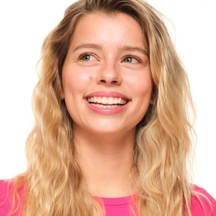 essence Drop of Sunshine, flüssiger Aufheller mit lichtreflektierenden Pigmenten, 25 ml, alkoholfrei und vegan – Bild 5