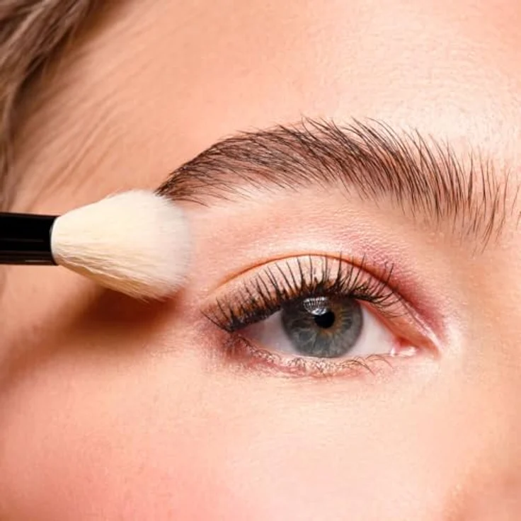 ARTDECO Blending Brush, Schattierpinsel zum Auftragen und Verblenden von Puder- und Cremetexturen, hochwertige synthetische Borsten, 1 Stück – Bild 4