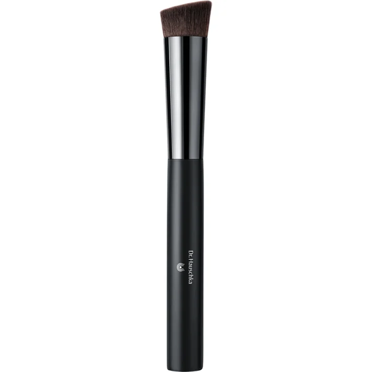 Dr. Hauschka Foundation Brush, flach angeschrägt mit weichem Synthetikhaar für gleichmäßigen Auftrag