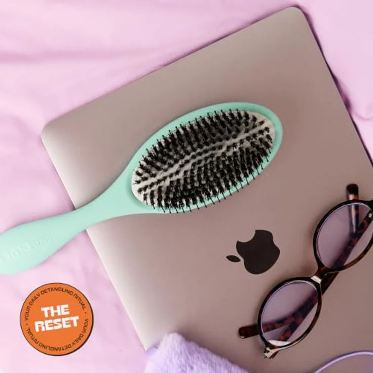 Olivia Garden Club THE RESET CUSHION Detangling & Shine Hairbrush, ergonomische mintgrüne Bürste mit flexiblen Borsten für sanftes Entwirren und natürlichen Glanz – Bild 3
