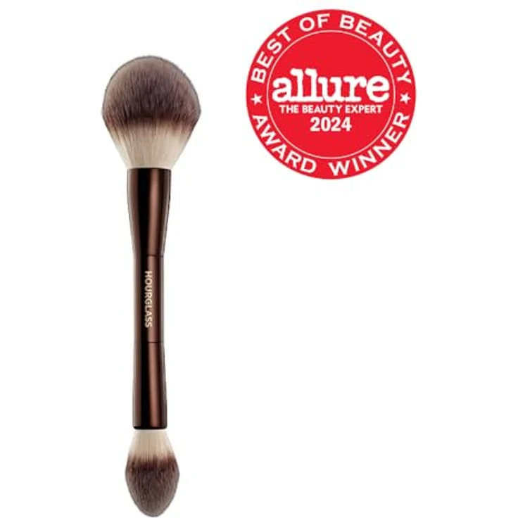 HOURGLASS Veil Powder Brush, doppelseitiger Puderpinsel mit ultraweichen Taklon-Borsten für ein perfektioniertes Teint-Finish – Bild 2