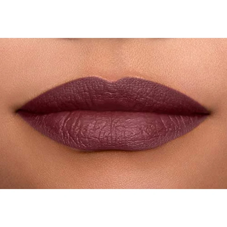 NYX Professional Makeup Lippenstift - Suede Matte Lipstick, superleichter & pudriger Lippenstift, intensiv mattes Finish, 3,5 g, Lolita 06 – Bild 4