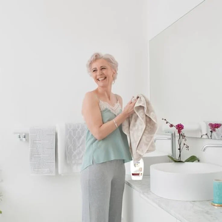 Dove Fine Silk Satin Handseife 250 ml für Damen – Bild 6