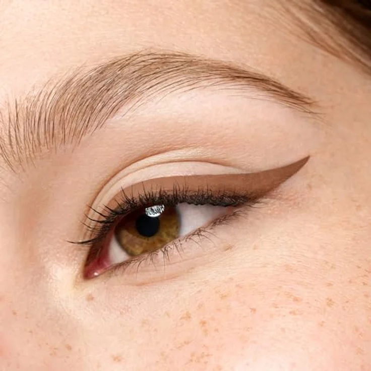 essence COLOUR it! Flüssige Eyeliner, Farbton 05 Chocolate Brown, 3 ml, vegan, matte Farbe, präzise Linie – Bild 7