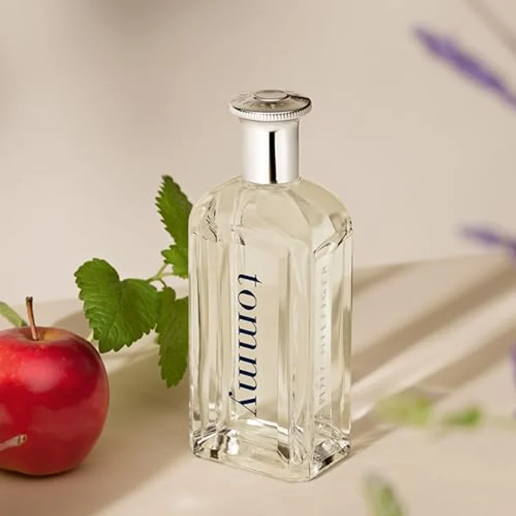 Tommy Hilfiger Eau de Toilette 50 ml Herrenduft - Fougère-Duft, Zitrusnoten, Fruchtnuancen - Transparenter Glasflakon – Bild 3