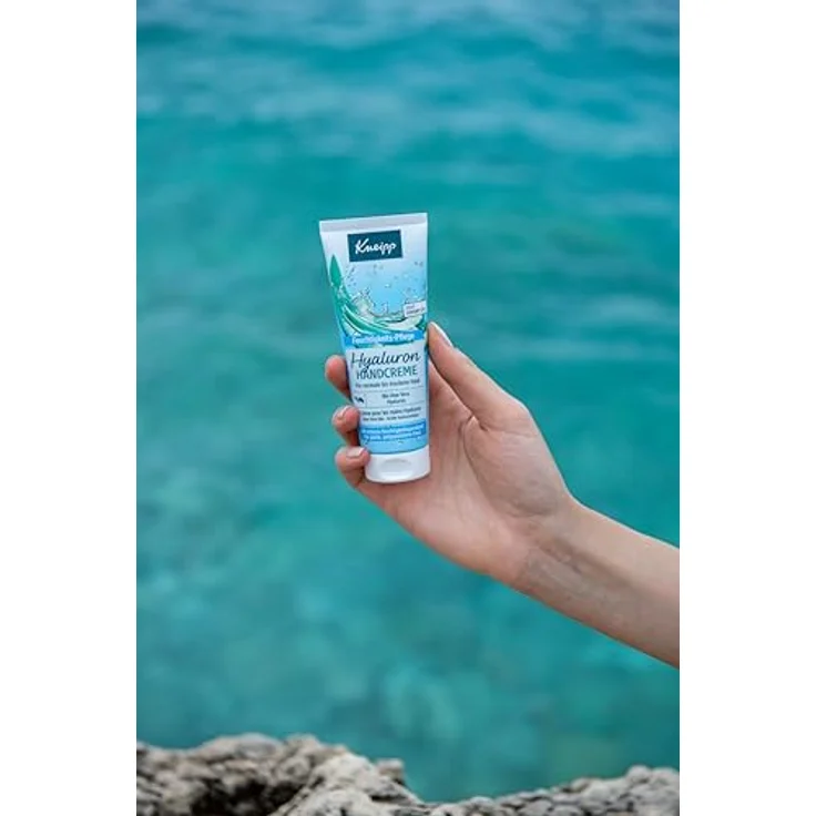 Kneipp Hyaluron Handcreme mit Hydro Boost Komplex, 75ml - Reduziert Fältchen und spendet 24h Feuchtigkeit, zieht sofort ein, für normale bis trockene Haut – Bild 3