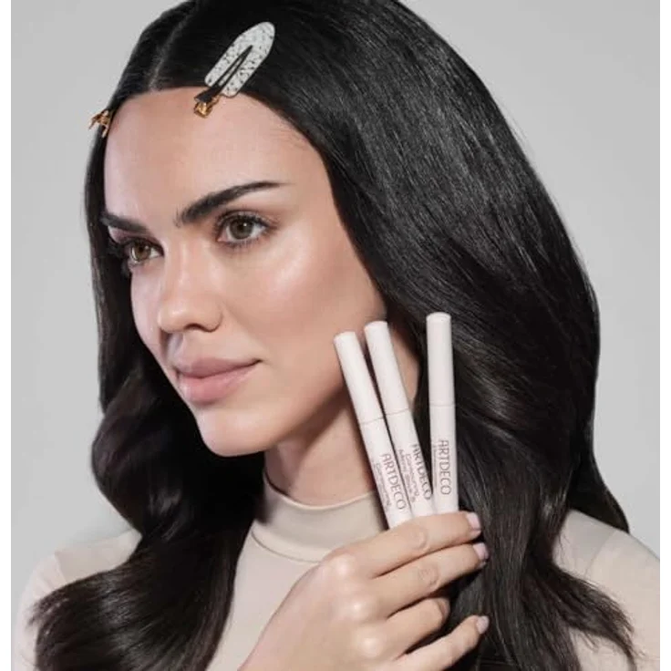 ARTDECO Contouring Micro Stick, Cremiger Contouring-Stick mit glättendem Effekt, 1,4 g – Bild 2