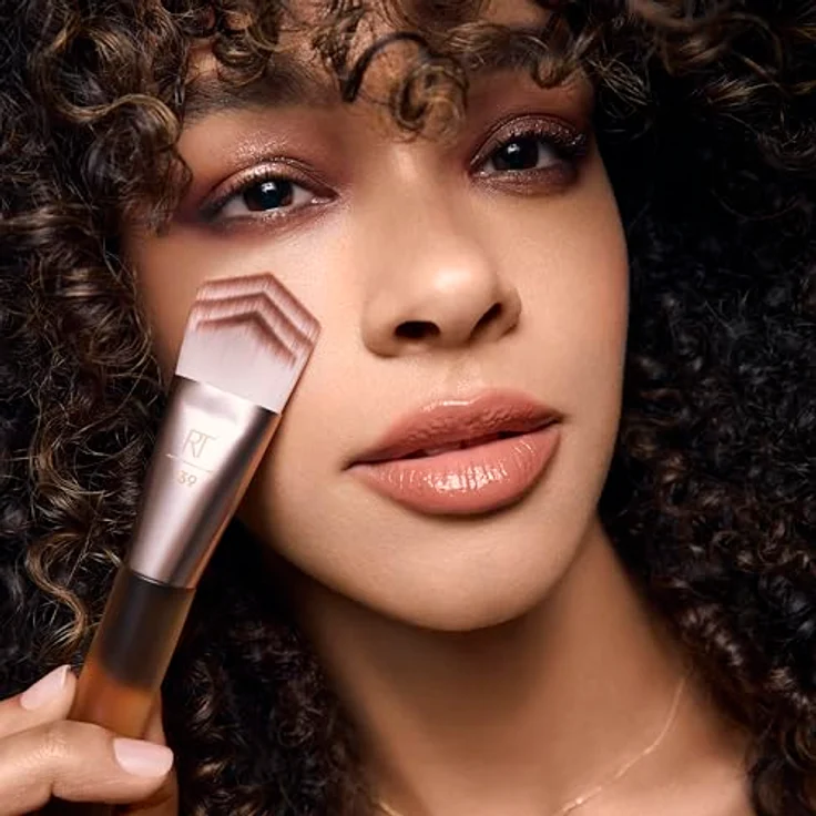 Real Techniques New Nudes Blurred Base Kit, Make-up Pinselset mit 5 hochwertigen Pinseln und veganem Schwämmchen – Bild 8
