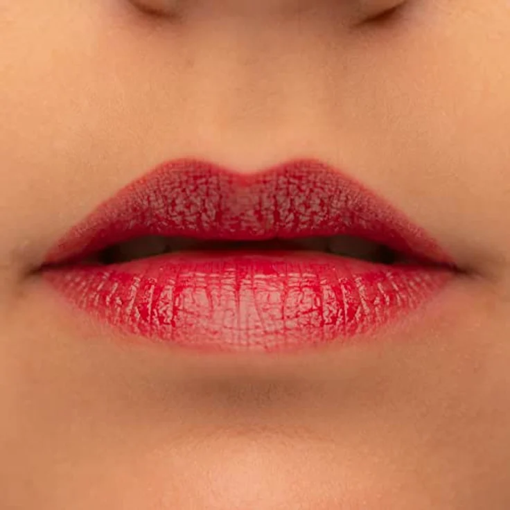 Kevyn Aucoin Unforgettable Lipstick - Shine, glänzender Lippenstift in Farbton Fatal, 2 g mit feuchtigkeitsspendender und pflegender Formel – Bild 6
