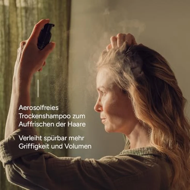 junglück Trockenshampoo für helles Haar, vegan, aerosolfrei, mattierend, mit Bio-Maisstärke und Tonerde, für mehr Volumen und Griffigkeit ohne weiße Rückstände – Bild 3