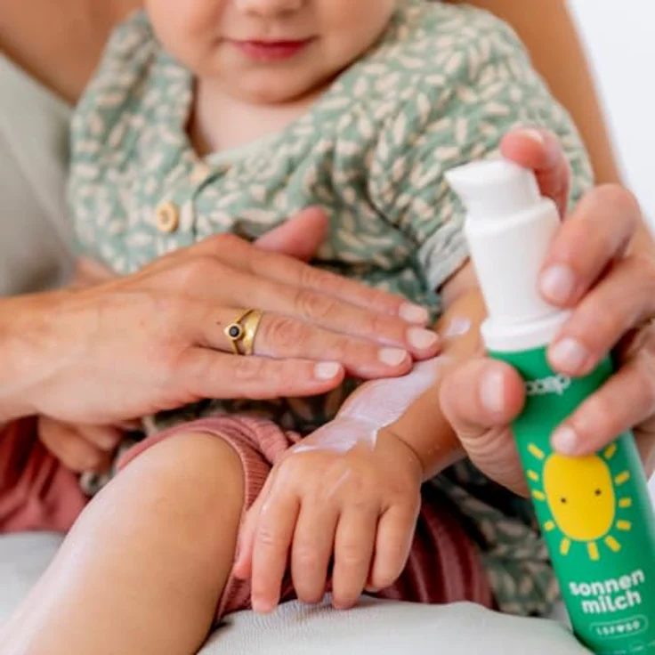 boep Mineralische Sonnenmilch, leichte & feuchtigkeitsspendende Rezeptur mit Zinkoxid-Filter, LSF 50 für sensible Haut von Babys, Kindern und Schwangeren, 100ml mit leichtem Sommerduft – Bild 5
