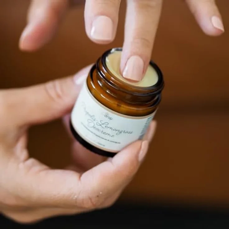bedrop Propolis Deo Creme Lemongrass, Deocreme ohne Aluminium-Salze, Creme Deodorant natürlich, Peelingeffekt für eingewachsene Haare nach Rasur, Sheabutter & Mandelöl 30ml (30ml) – Bild 2
