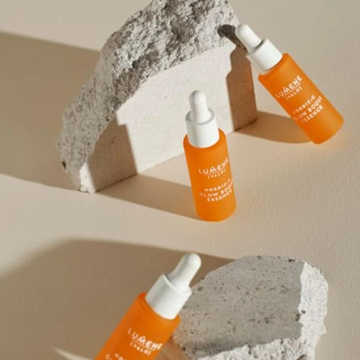 Lumene Nordic-C [VALO] Glow Boost, aufhellendes Gesichtsserum mit Hyaluronsäure, 30 ml, für frische und strahlende Haut – Bild 6