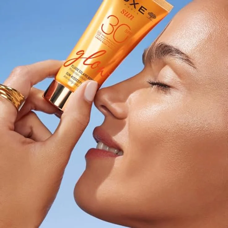 Nuxe Sun Sun-Kissed Fluid SPF30, Sonnenschutz für Damen mit natürlicher Bräune und anti-aging Schutz, 40 ml – Bild 2