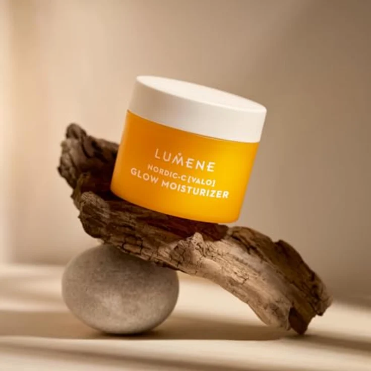 LUMENE Nordic-C [VALO] Glow Moisturizer Feuchtigkeitscreme mit Vitamin C und Hyaluronsäure, Vegan 50ml, strahlende Haut durch arktische Moltebeeren – Bild 3