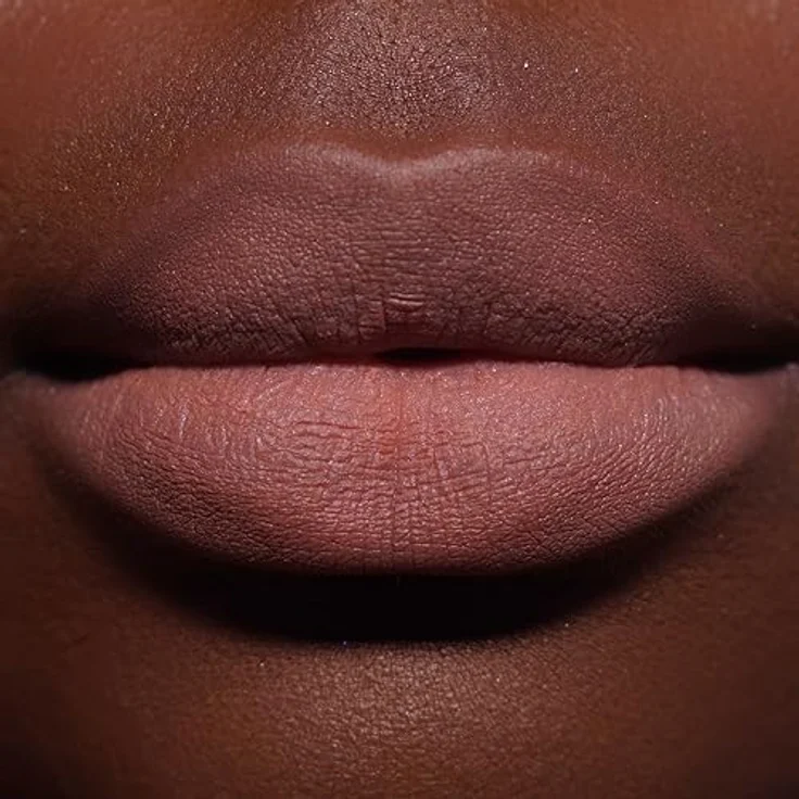 Revolution Air Blur Matt Flüssiger Lippenstift - Chauffeur Nude - Langanhaltende Lippenfarbe - Vegan & Cruelty-Free - 3.5ml – Bild 4
