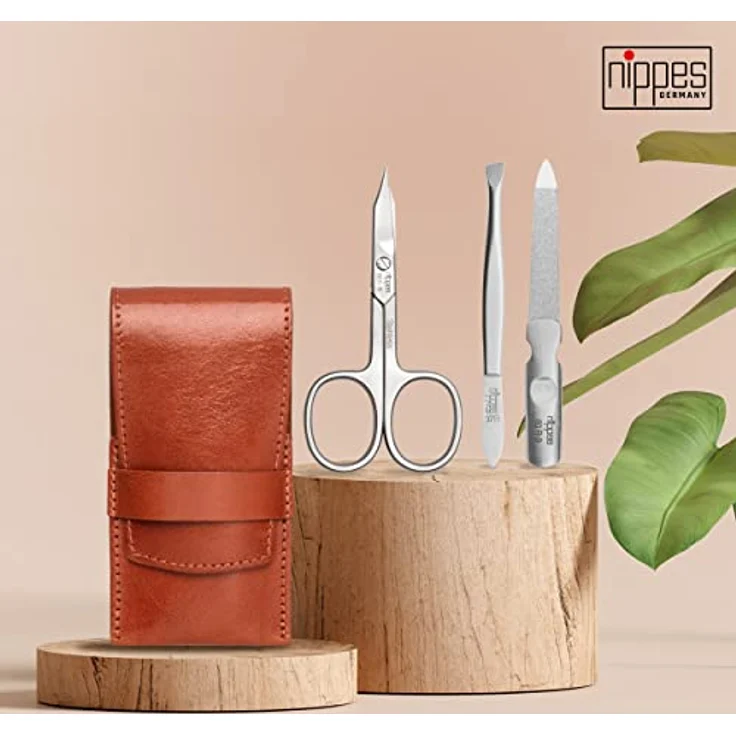 Nippes Whiskey Taschen-Maniküre-Set braun, inkl. Kombinierte Haut- und Nagelschere, Saphirfeile & Pinzette, aus rostfreiem Stahl, Rindleder-Etui – Bild 4