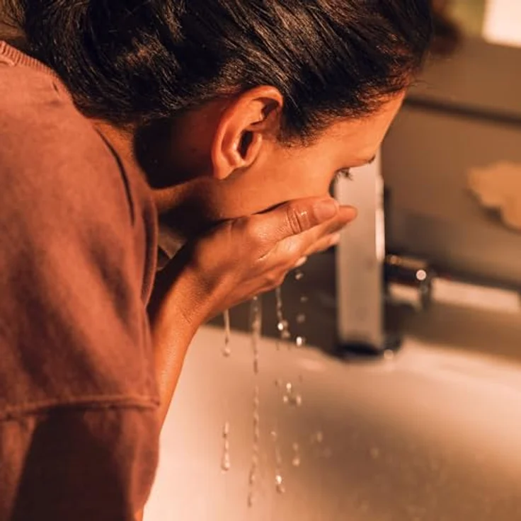junglück JUNGLÜCK Reinigungsmilch Gesicht - Vegan, Gesichtsreinigung mit BIO Aloe Vera & BIO Mandelöl, pflegt die Haut ohne auszutrocknen – Bild 5