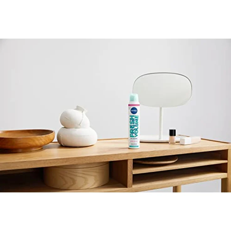 NIVEA Trockenshampoo Fresh Volume (200 ml), extra mildes Trockenshampoo Spray mit angenehmem Duft, Trockenhaarshampoo für extra Volumen & sofortige Frische – Bild 4