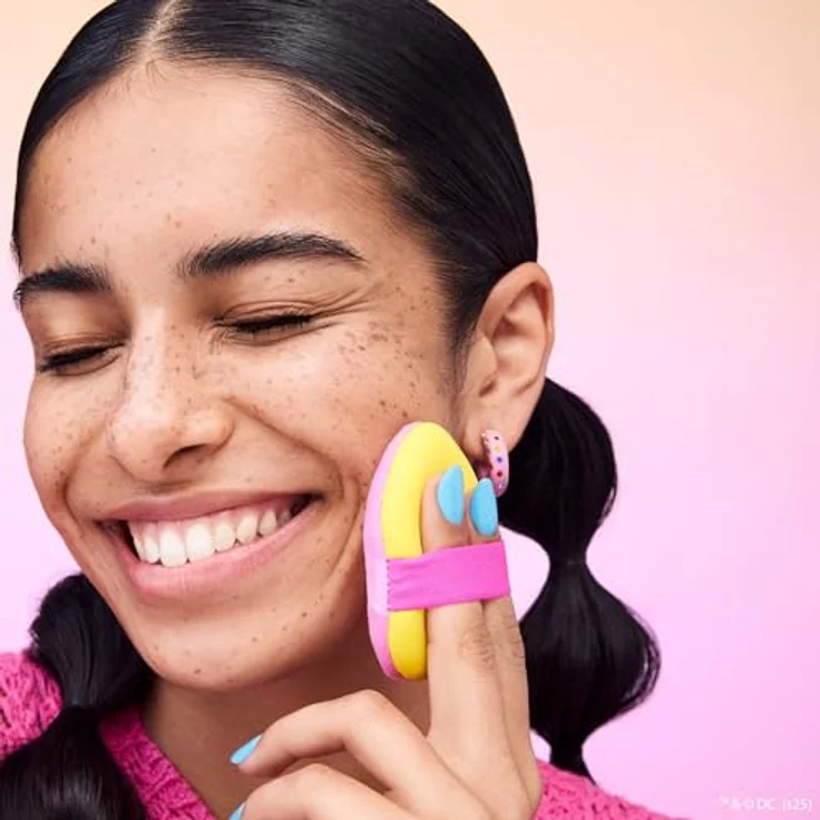 essence Superman Double-Sided Powder Puff, veganes Make-up Schwämmchen, nanopartikel-frei, 1er Pack (1 Stück) – Bild 4