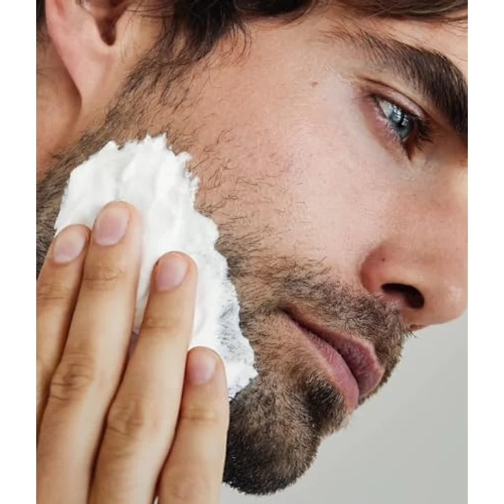 NIVEA MEN Sensitive Rasierschaum, 200 ml mit Kamille und Vitamin E, sanfte Rasur ohne Alkohol – Bild 4