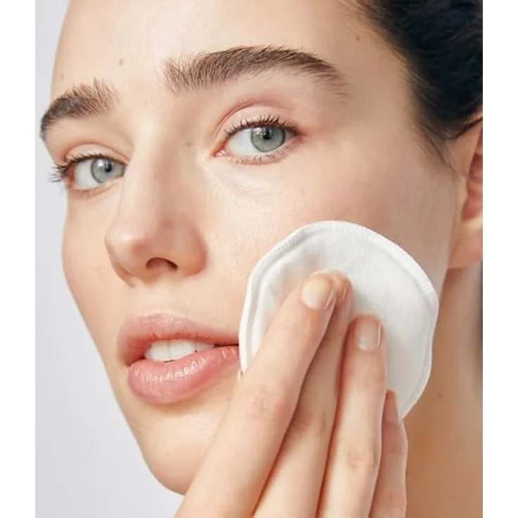 NIVEA Pflegendes Gesichtswasser für trockene und sensible Haut mit Mandelöl,  veganer Toner, spendet intensive Feuchtigkeit (200 ml) – Bild 3