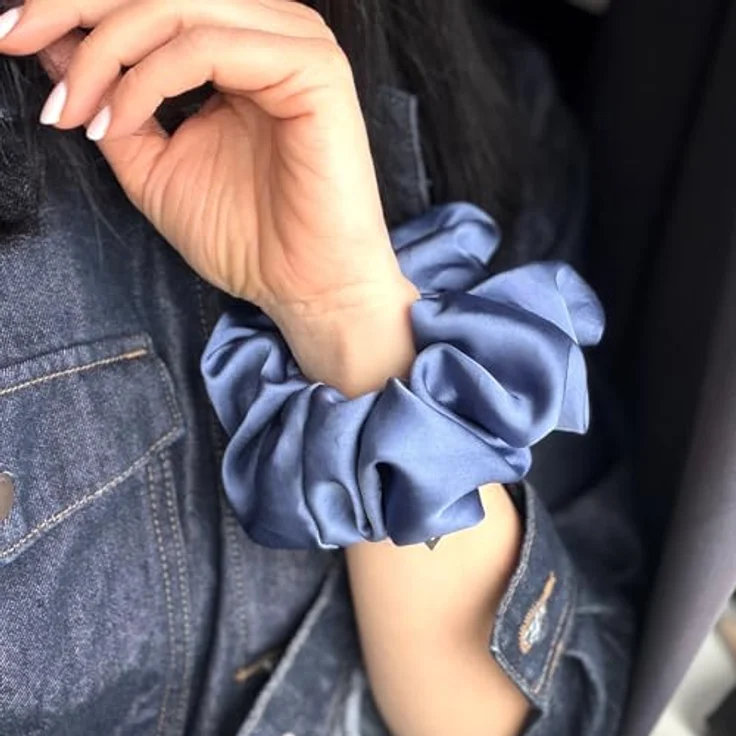 Sister Young LILU STEEL BLUE Scrunchie Haargummi, Satin-Eleganz, sanft zum Haar, universelle Größe, für jeden Anlass – Bild 7