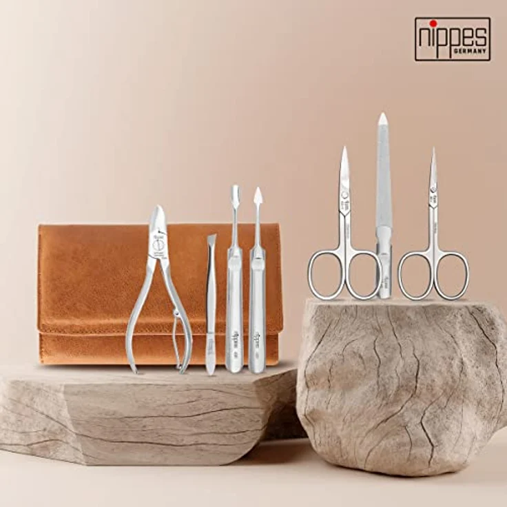Nippes Whiskey Maniküre-Set braun, inkl. Hautschere, Nagelschere, Saphirfeile, Pinzette, Reiniger, Nagelzange & Drücker, aus rostfreiem Stahl, Rindleder-Etui – Bild 4