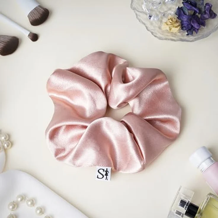Sister Young LILU CHAMPAGNE Scrunchie, elegantes Haargummi aus leichter Chiffonqualität, ideal für dezente Frisuren – Bild 2