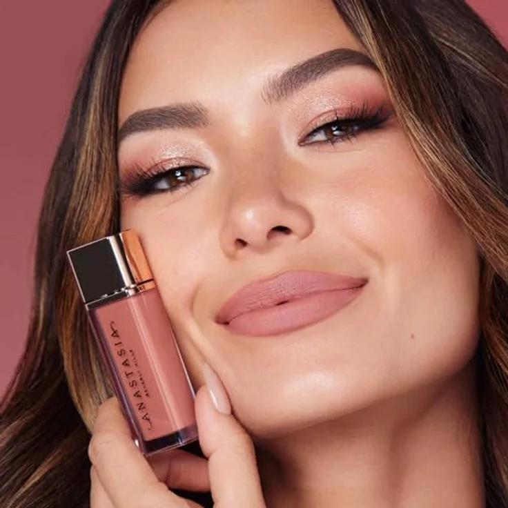 Anastasia Beverly Hills Lip Velvet Lipgloss, hochpigmentiertes Lippenmousse mit True-Matte-Finish, Farbe Crush, 3,5 g – Bild 4
