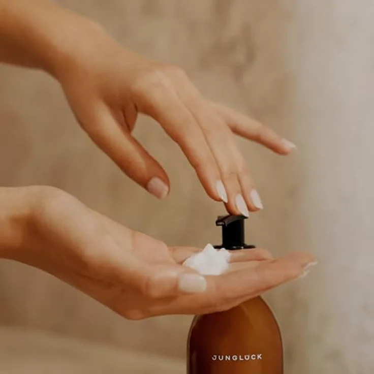 JUNGLÜCK Pflege Conditioner 250ml - Vegan, ohne Silikone & Mikroplastik, mit BIO Arganöl & pflanzlichem Keratin für mehr Glanz & Geschmeidigkeit – Bild 5