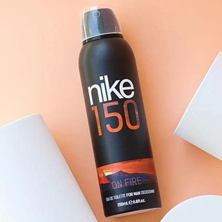 NIKE - On Fire Deodorant für Herren, Spray, 200 ml, Deodorant gegen Flecken, langanhaltend, orientalischer holziger Duft – Bild 3