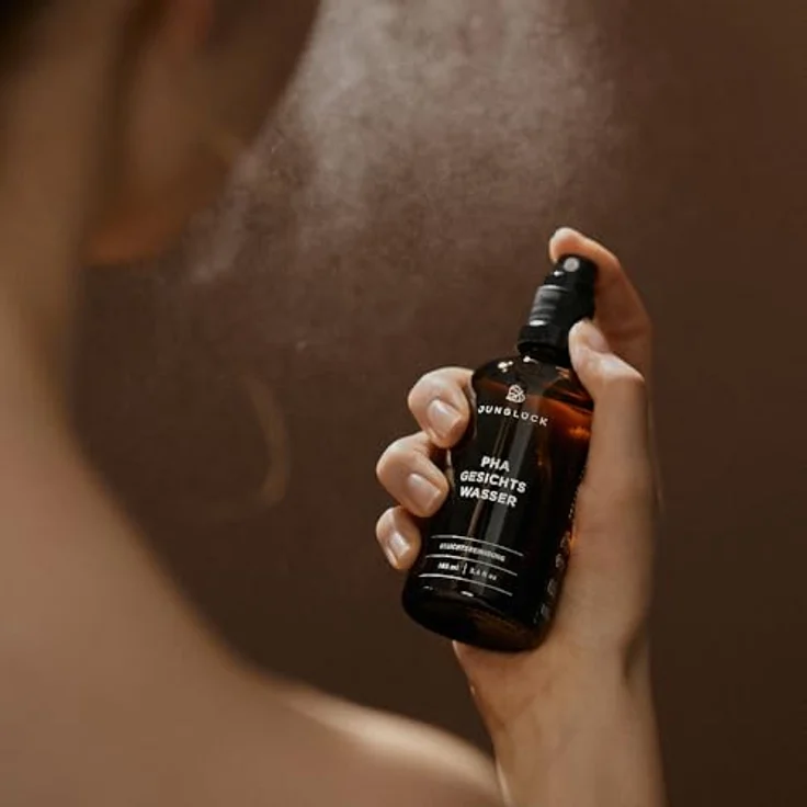 JUNGLÜCK PHA Gesichtswasser, Vegan, Milder Spray Toner mit Peeling-Effekt, Klärt porentief für empfindliche Haut – Bild 4