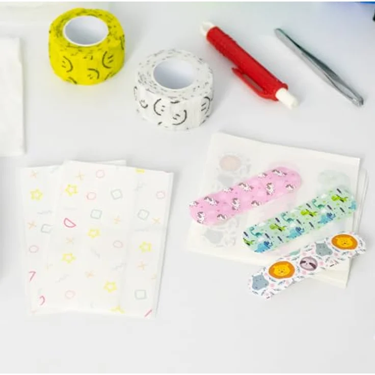 FLEXEO Erste-Hilfe-Set für Kinder, 47-teilig mit süßen Pflastermotiven, Fingerpuppe und Stickern, kompakt für unterwegs – Bild 4