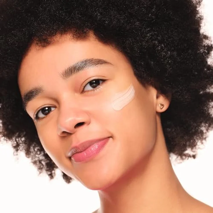 essence silky BLUR Make-up Primer, Niacinamid für porenverfeinernde Haut, 30 ml – Bild 5