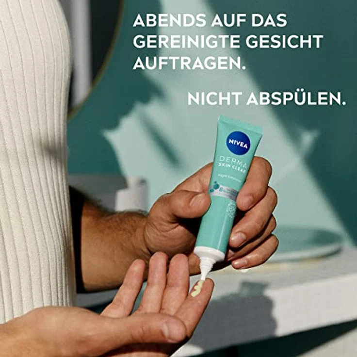 NIVEA Derma Skin Clear Nacht Peeling Serum (40 ml), Anti Pickel Serum für ein sichtbar verbessertes Hautbild, reinigendes und hautbildverfeinerndes BHA & AHA Peeling mit Niacinamid – Bild 3