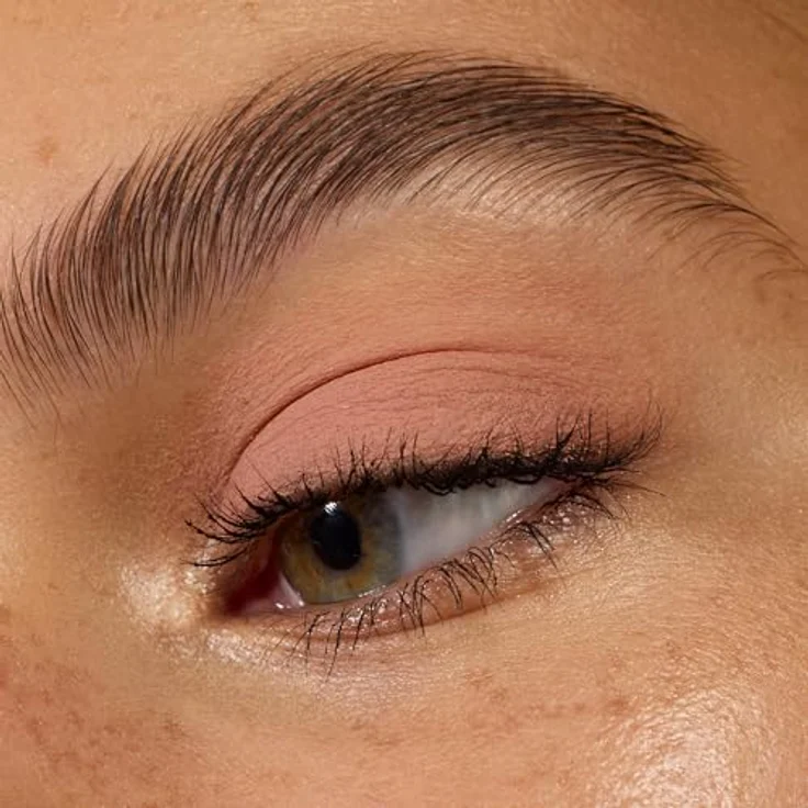 essence cosmetics matte liquid eyeshadow, Lidschatten Nr. 01 Nude, langanhaltend, abdeckend, schnelltrocknend, vegan, wasserfest, 1er Pack (4ml) – Bild 4