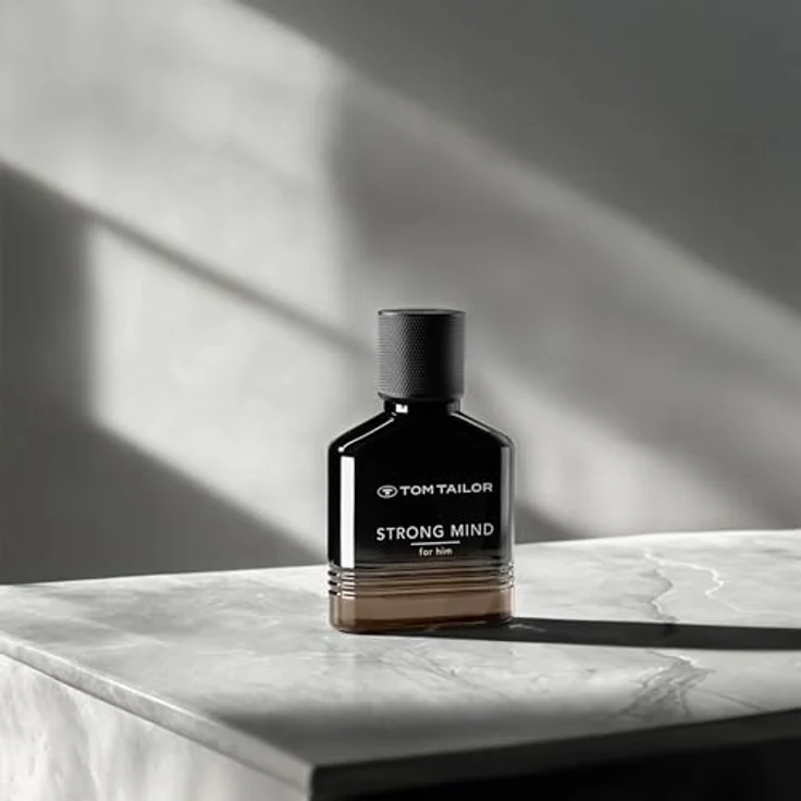 Tom Tailor® Strong Mind Eau de Toilette Natural Spray, Herrenduft mit Kardamom, Apfel und Zedernholz, moderne Farbverlauf-Flasche – Bild 3