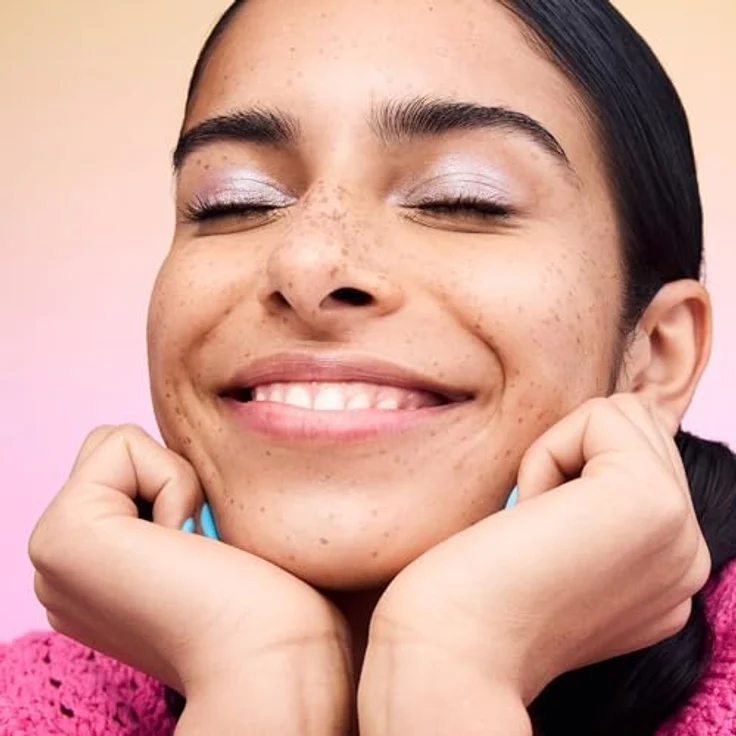 essence Superman Lidschattenpalette Farbton 01 Find your power, 7 g, intensive Pigmentierung, vegan, schimmernd-mattes Finish – Bild 4