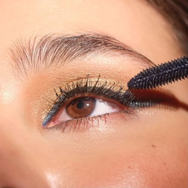 ARTDECO Volume Supreme Mascara, blue-black 15 ml, wischfest mit intensivem Volumen und Gummibürste – Bild 5