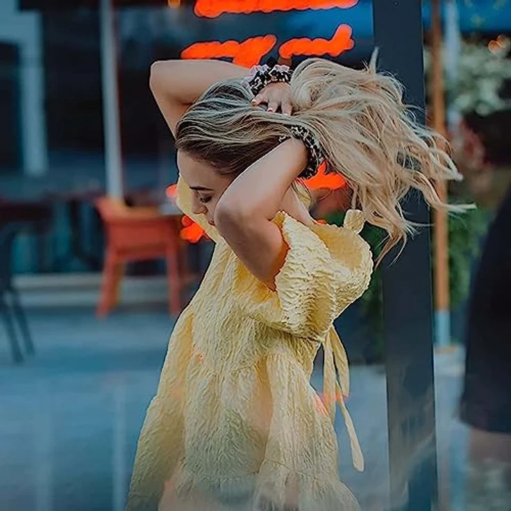 invisibobble Haargummi Leo Scrunchie Purrfection, Haargummis starker Halt für Mädchen & Damen, Scrunchies Samt Leo, designed im Herzen Münchens – Bild 5