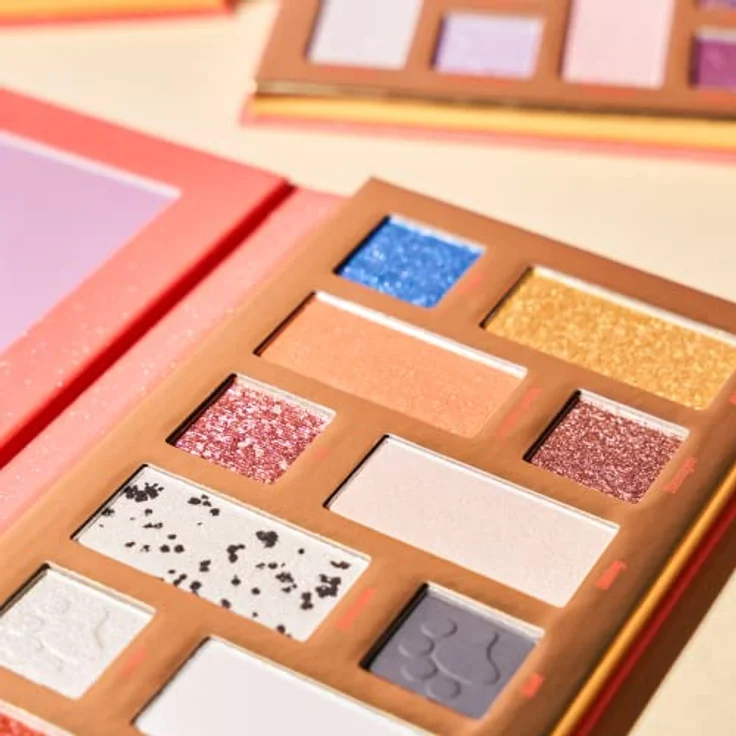 Essence Disney Classics Patch silky Lidschatten Palette 16,8 g Nr. 03 - Dognapped! – Bild 7