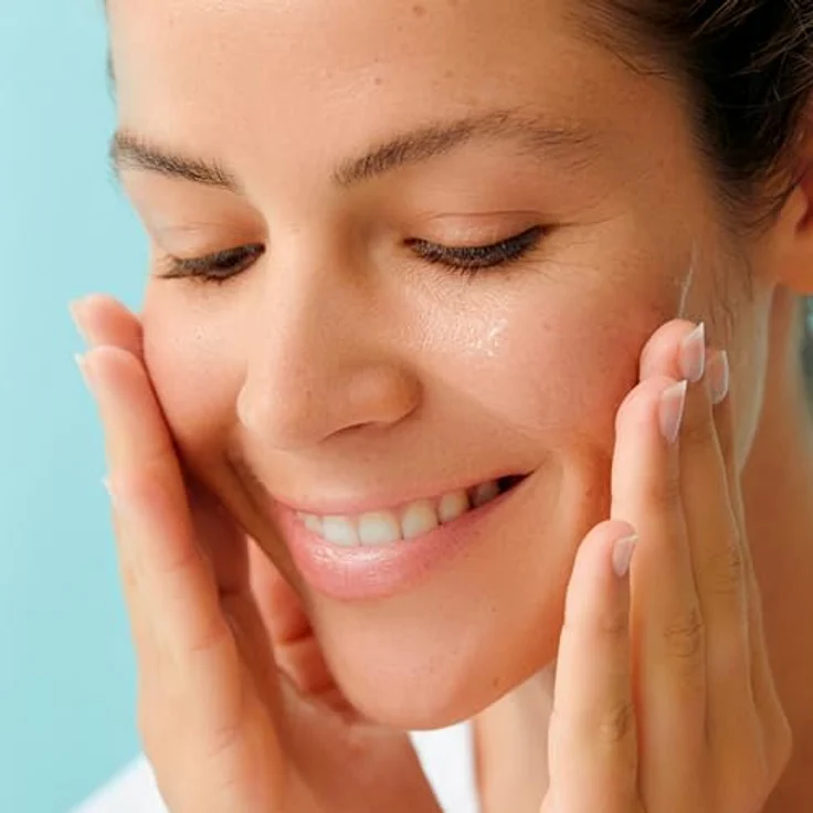 NIVEA Pflegende Waschcreme mit Mandelöl, sanfter Cleanser für trockene und sensible Haut, 150 ml, vegan und biologisch abbaubar – Bild 4