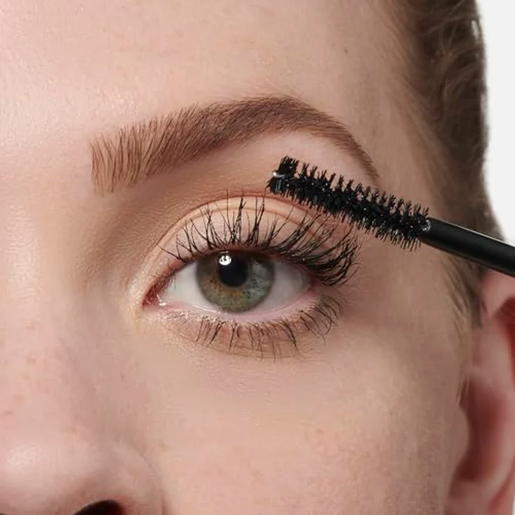 Makeup Revolution London 5D Lash Super Black Mascara 14ml  – Bild 4