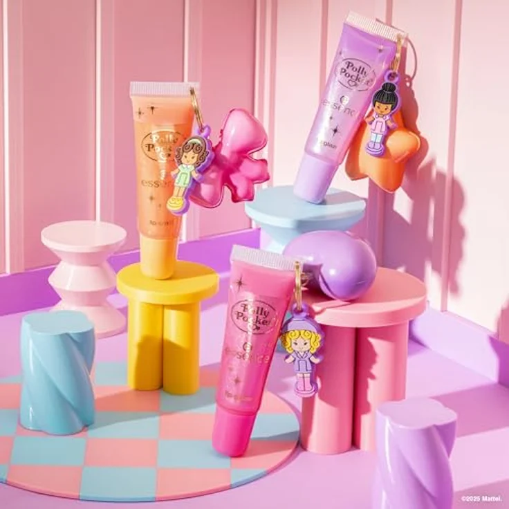 essence Polly Pocket lip glaze Lipgloss 01 90’s Girl, glänzendes Finish mit Schimmerpartikeln und fruchtigem Erdbeerduft – Bild 7