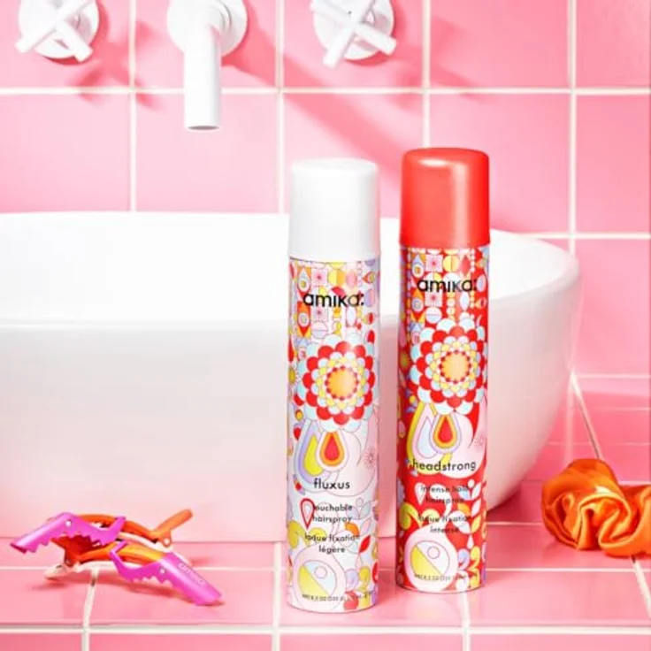 Amika Fluxus Touchable Hold Hairspray 270ml, flexibles Haarspray für ganztägigen Halt, Anti-Frizz-Schutz, vegan, mit Sanddorn-Pflege – Bild 2