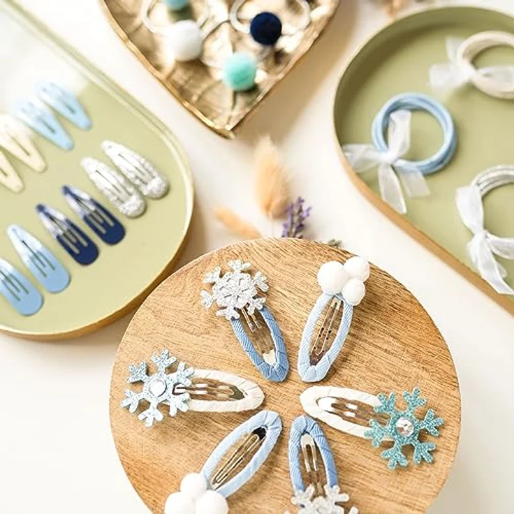 Papierdrachen Haarschmuck *Schneeprinzessin*, 48 Haarspangen und Haargummis mit Glitzer und Stoffbezug, langlebig und robust, für lange und feine Haare – Bild 4