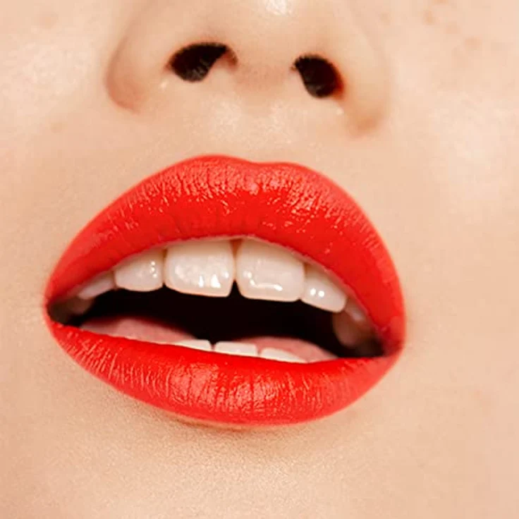 3INA The Lipstick Lippenstift, 4,5 g, hohe Deckkraft, pflegende Textur, Intense Red – Bild 3