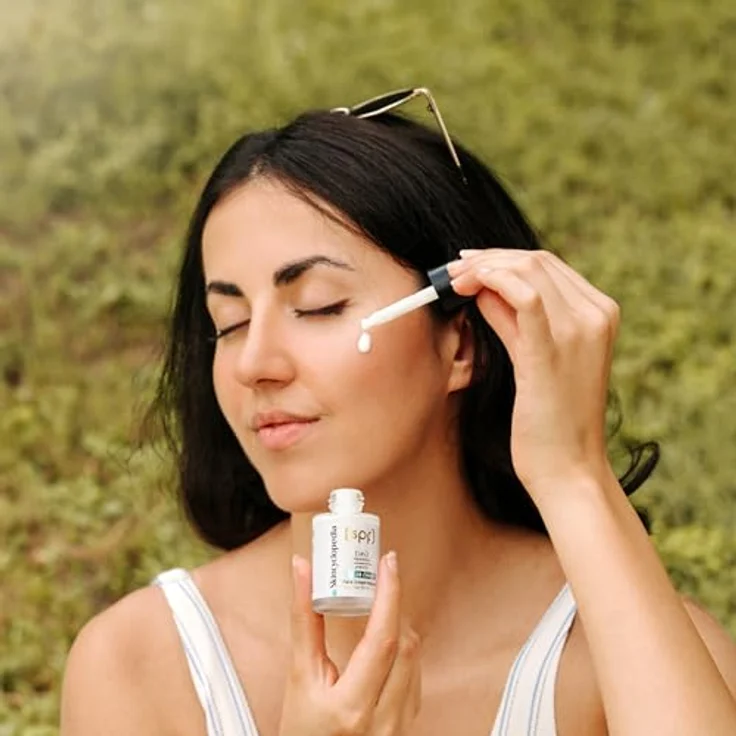 Skincyclopedia Sonnenschutz Gesichtsserum LSF 30, Anti Pickel Serum mit 10% Niacinamide, breitspektraler UVA/UVB Schutz, leicht und schnell einziehend, 30ml – Bild 5